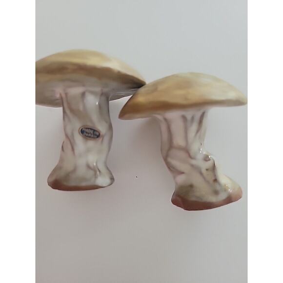 Vintage UCTCI Japan Redware Mushroom Salt & Pepper Shakers 2.5” Kitsch Groovy - Picture 5 of 16